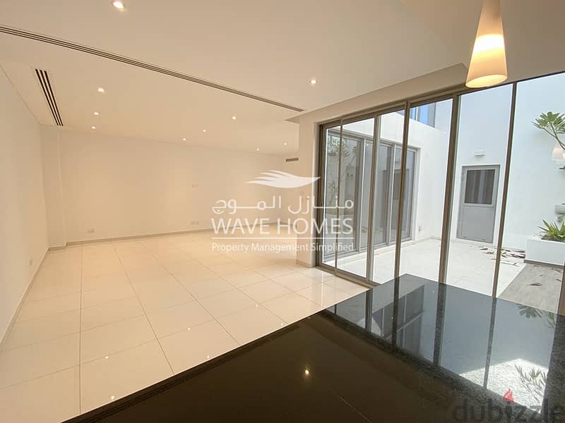 Spacious 3 Bedroom Villa for Sale in Al Mouj 8