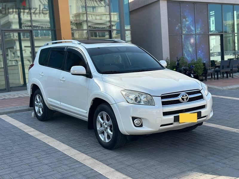 Toyota Rav 4 2012 oman car full options serviced by agency 3