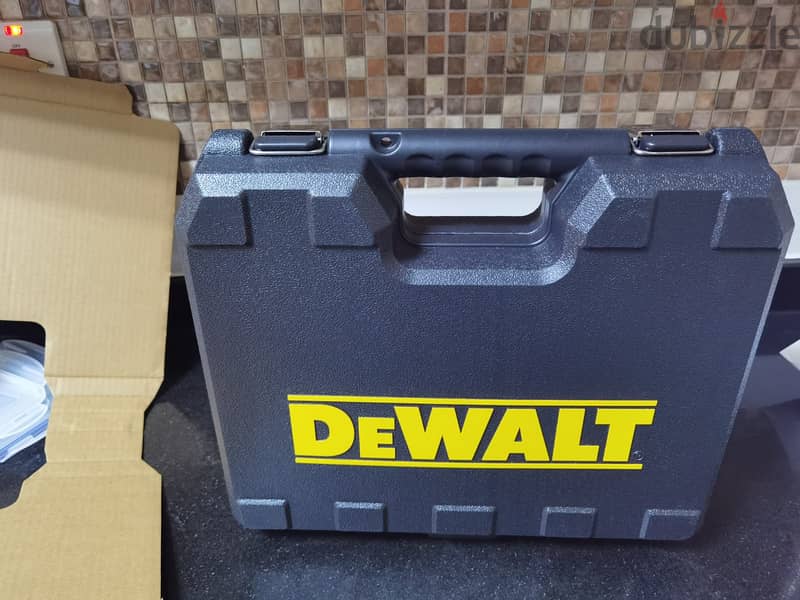 (BRAND NEW) DEWALT XR- DCD776S2 MULTIPURPOSE BATTERY OPERATED TOOL 6