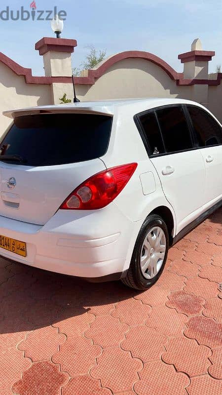 Nissan versa 2012 1