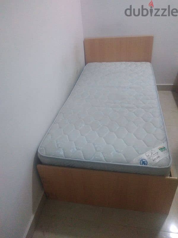 single bed for sale good condition 2