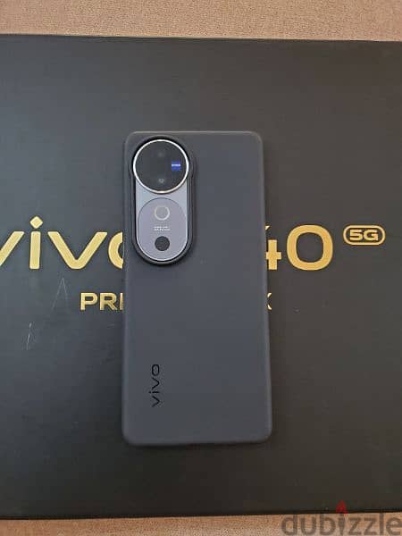 Vivo V40 5G With Gift Box 3