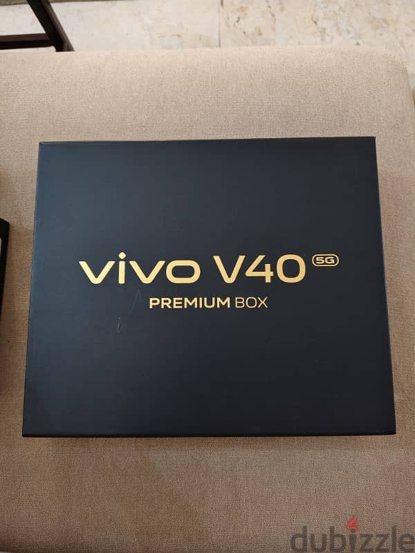 Vivo V40 5G With Gift Box 6