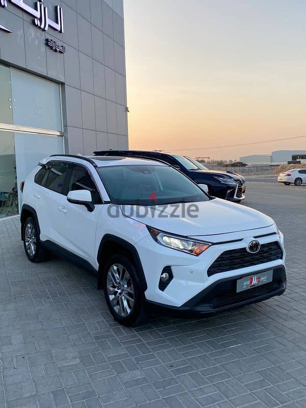 Toyota RAV XLE 2021 1