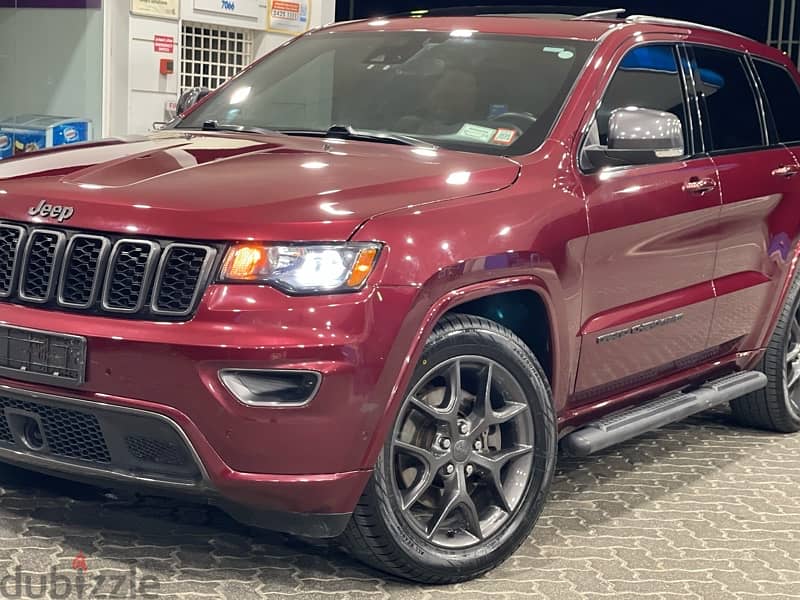 Jeep Grand Cherokee 1941 Sterling Edition 2021 clean and maintained 9