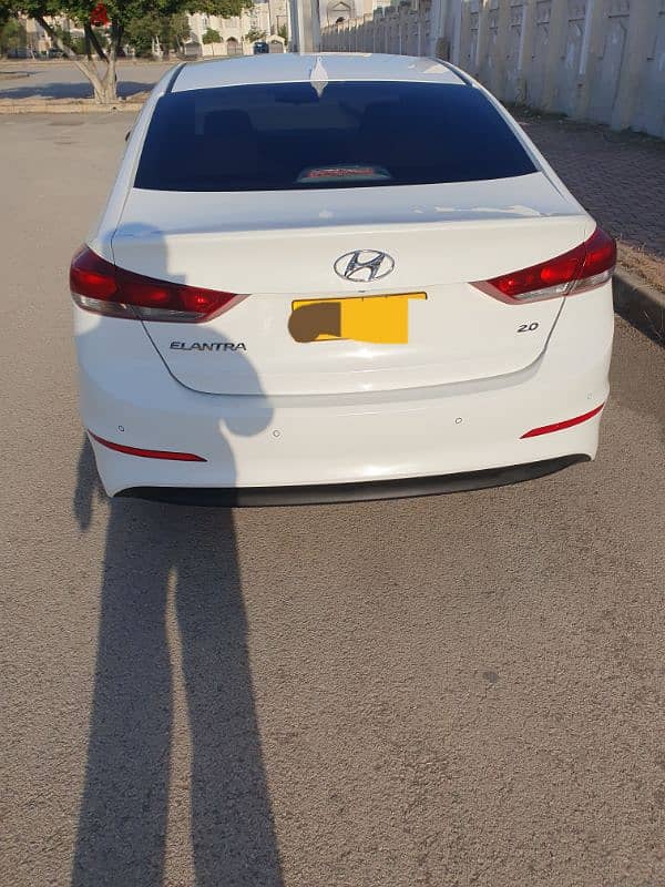 Hyundai Elantra 2017 9