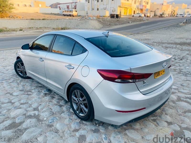 Hyundai Elantra 2018 8