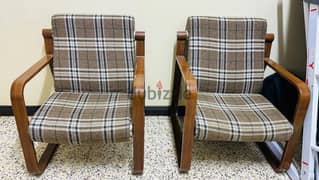 SOFA SET IN GOOD CONDITION- LOCATION GHUBRA INDIAN SCHOOL