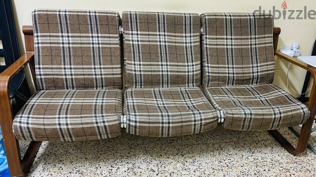 SOFA SET IN GOOD CONDITION- LOCATION GHUBRA INDIAN SCHOOL 1