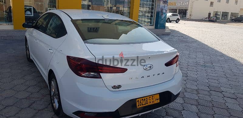 Hyundai Elantra 2019 7