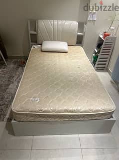 2 bed with mattress