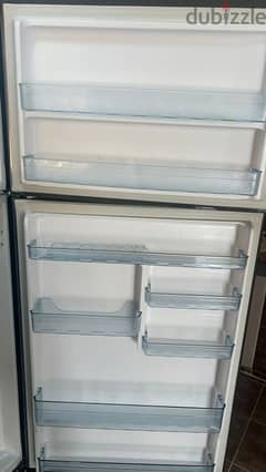 ثلاجة كبيرة refrigerator