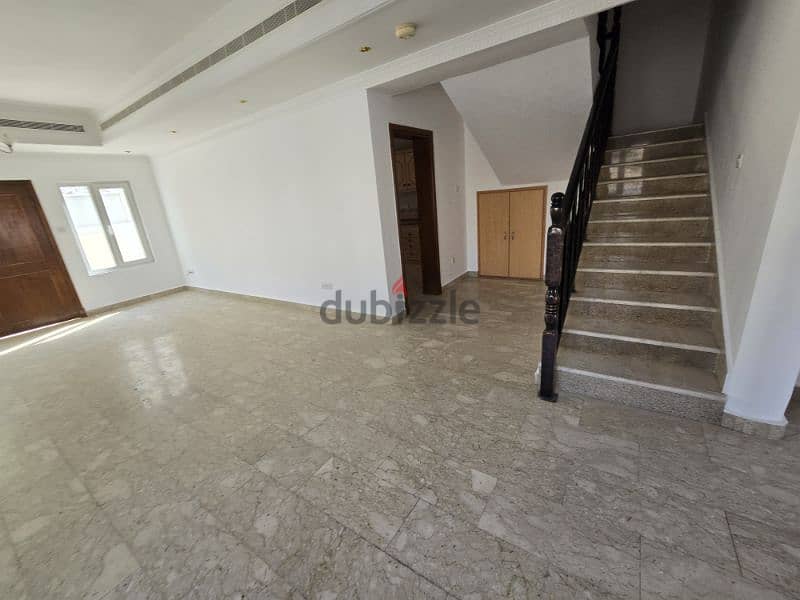 nicev4 bedroom in qurum  near Pzdo 1