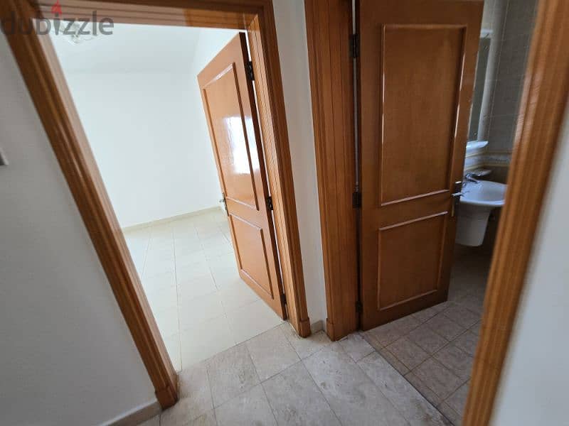 nicev4 bedroom in qurum  near Pzdo 12