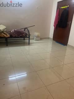 BED SPACE AVAILABLE IN 3BHK FLAT BEHIND OASIS MALL 0