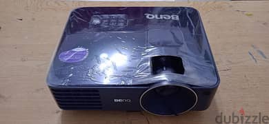 Benq high quality projector. . . biggest screen. ,