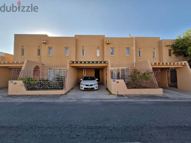 3 BR Amazing Townhouse in Madinat Sultan Qaboos with Shared Pool 0