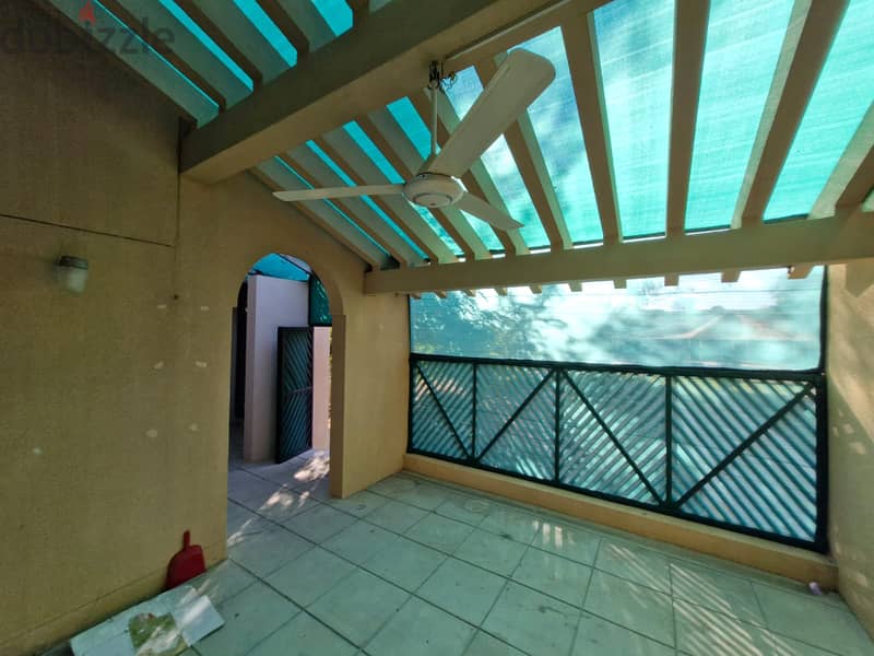 3 BR Amazing Townhouse in Madinat Sultan Qaboos with Shared Pool 5