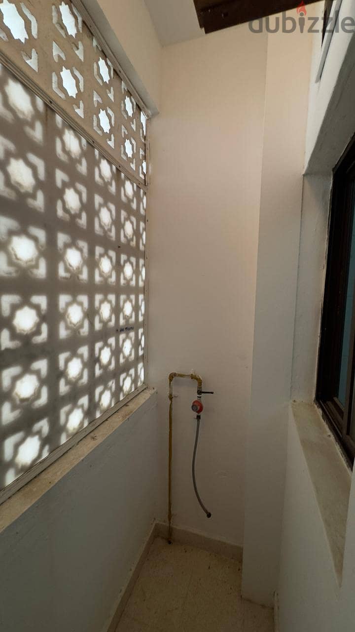 Spacious 3 BHK Flat with 3 Toilet Bathroom Darsait Near ISM School 16