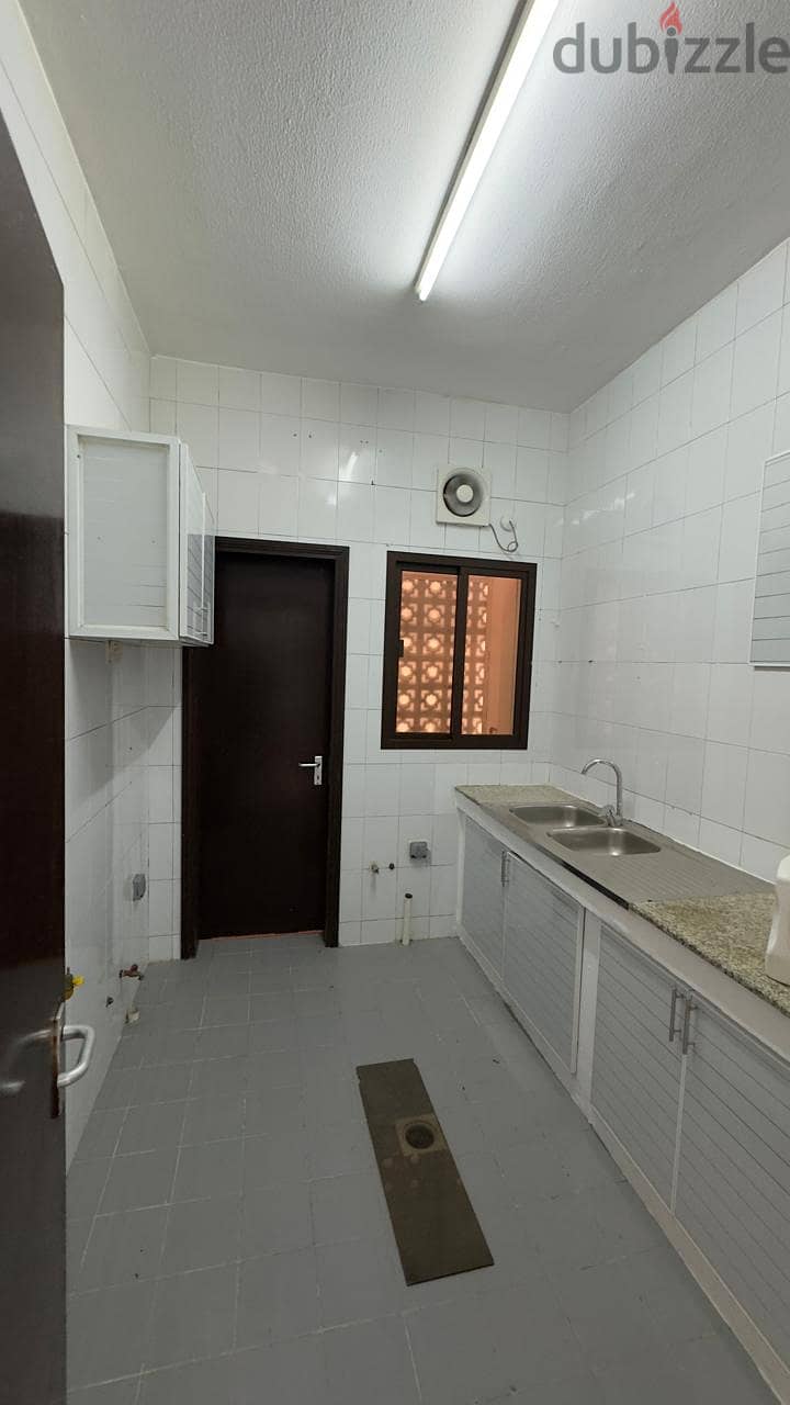 Spacious 3 BHK Flat with 3 Toilet Bathroom Darsait Near ISM School 17