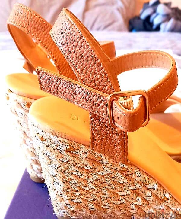 WEDGE STYLE SANDALS 1