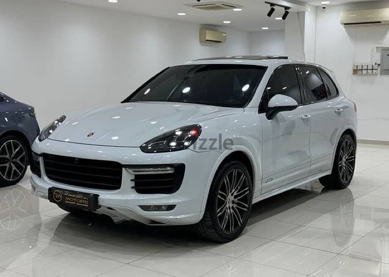 Porsche Cayenne 2016 1