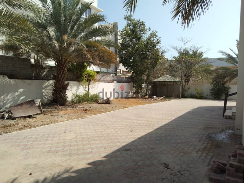 1ME7 Fully Renovated 5 Bhk Family Villa Complex For Rent in Azaiba 7