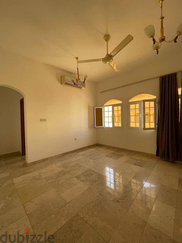 Luxury villa in Al Khoud فيلا راقيه في مجمع في الخوض القديمه 0