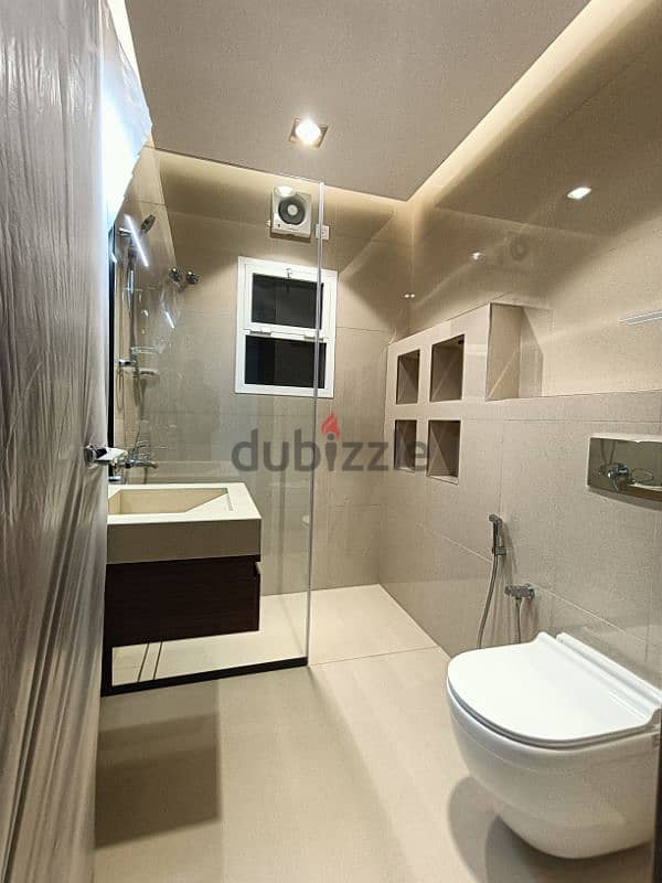 Uzaiba luxuriou 5 BR Villa For Rent
بالعذيبه فيلا 5 غرف للايجار 10