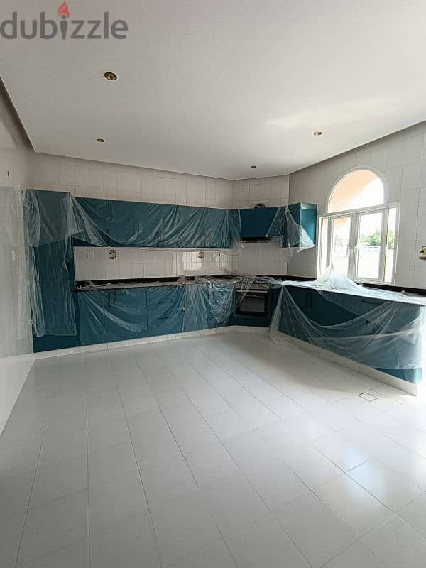 Uzaiba luxuriou 5 BR Villa For Rent
بالعذيبه فيلا 5 غرف للايجار 18