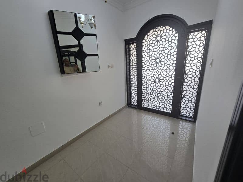 very nice villa in  khoud near KFC and near  uninlversity 7