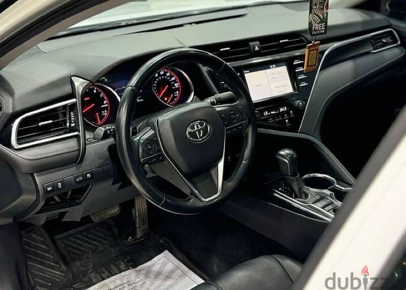 Toyota Camry 2018 5