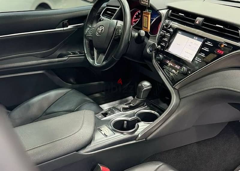 Toyota Camry 2018 6