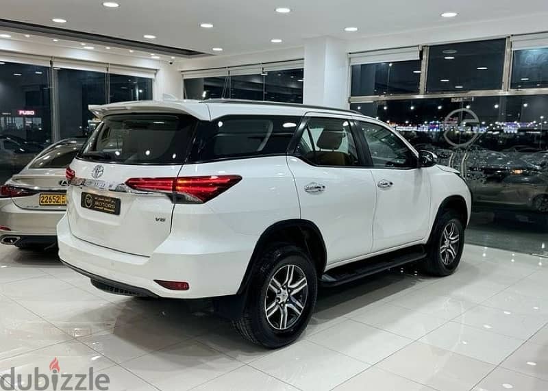 Toyota Fortuner 2020 3