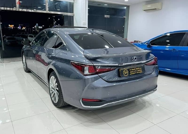 Lexus ES 300 2021 3