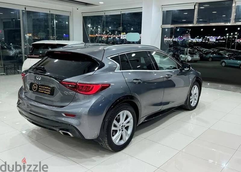 Infiniti Q30 2019 4