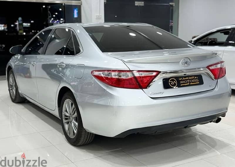 Toyota Camry 2017 4