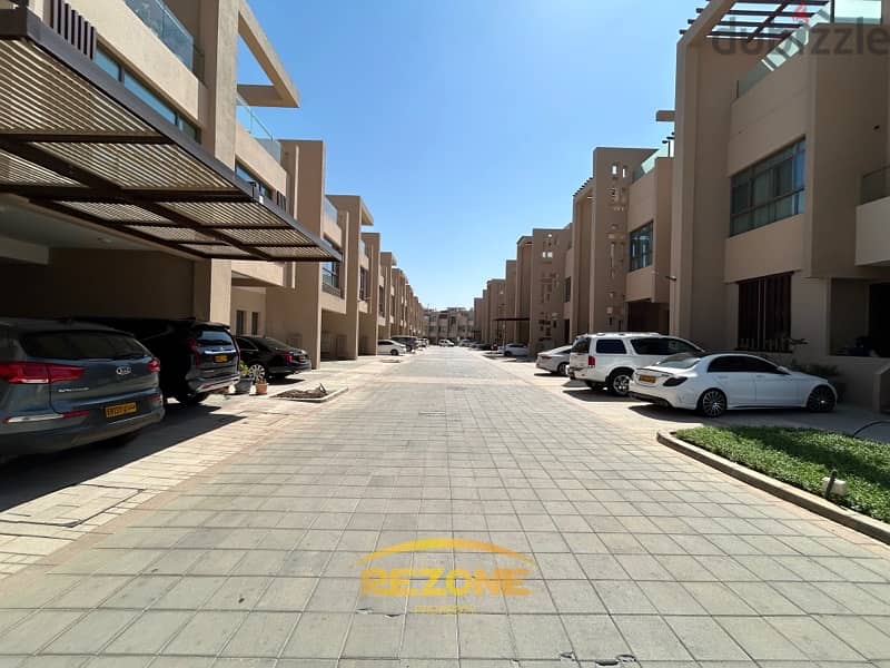 Villa for Rent 4+1 bedrooms in Rose village (Muscat hills) 18