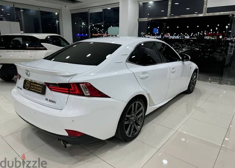 Lexus IS 200 2016 4