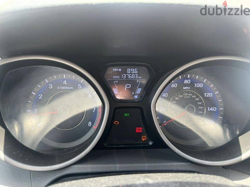 Hyundai Elantra 2012 8