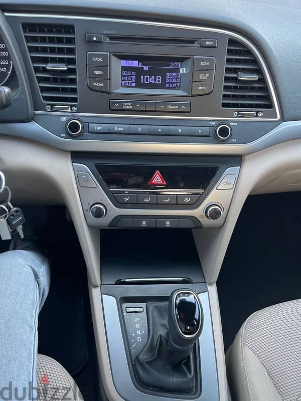 Hyundai Elantra 2018 3