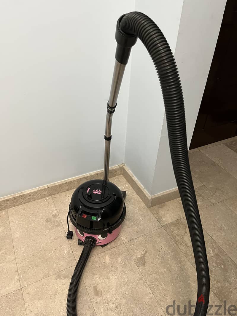 Vacuum Henry Hoover UK 1