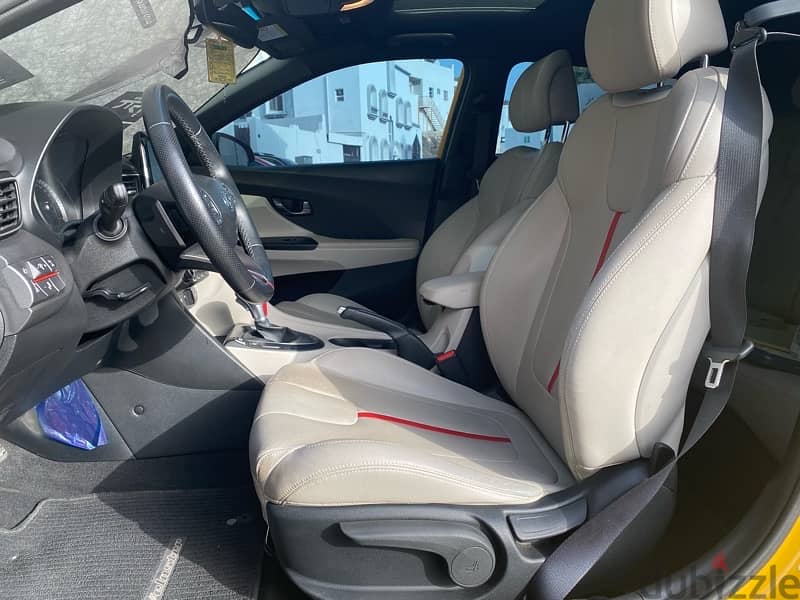 Hyundai Veloster 2019 TURBO 1.6cc top model( Oman Car) 5