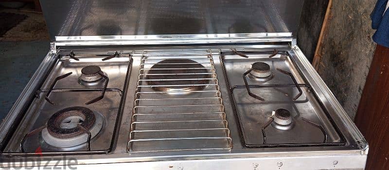 gas and electric induction oven neat and clean 1