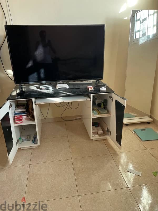 tv with table and dressing mirror for sale 1