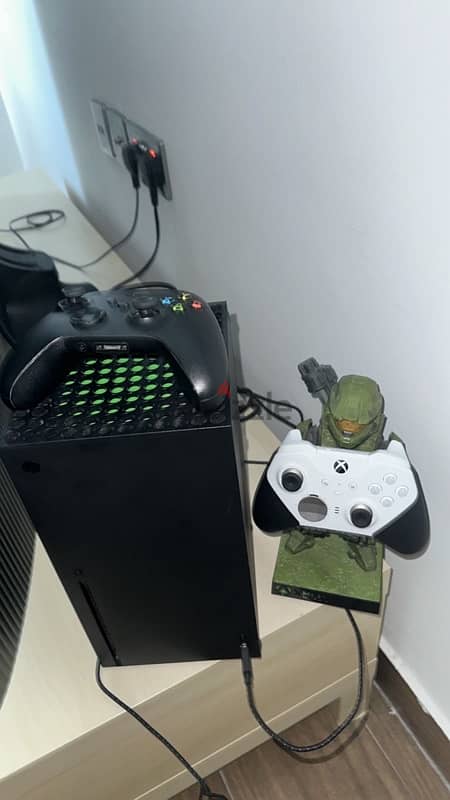 Xbox series x almost new 1