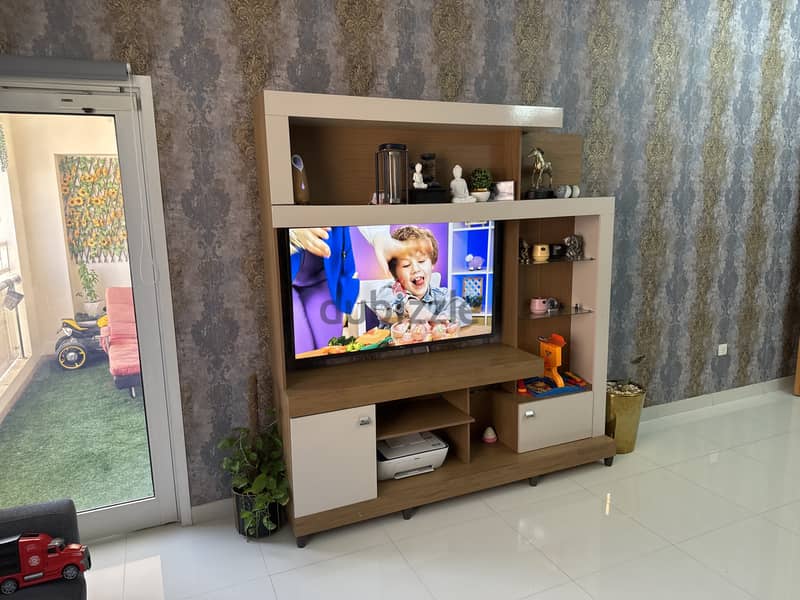 TV cabinet in excellent condition 1