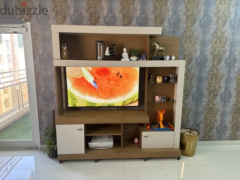 TV cabinet in excellent condition 2