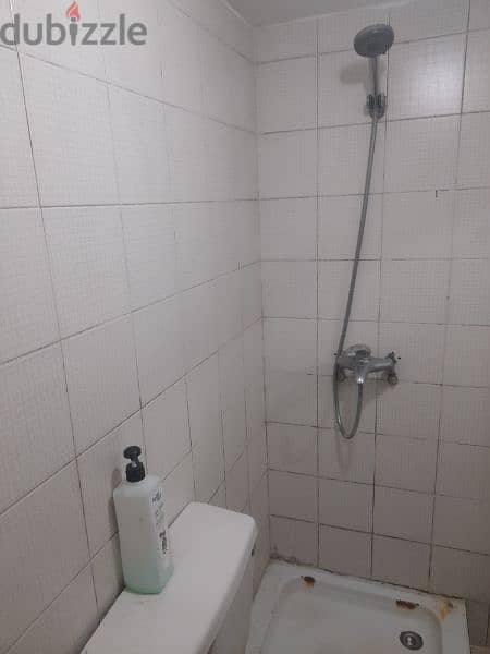 Room For Rent Alkhuwair Near Redtag 5