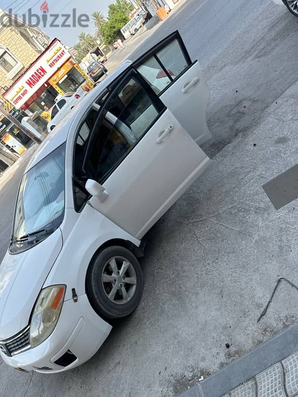 Nissan Versa 2009 4